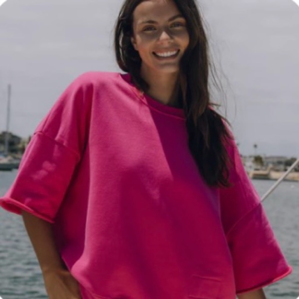 Hot Shot Cropped Sleeve Crew and Super shorts set! Both size XS/S DAILY DRILLS